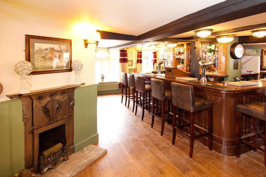 The George & Horn Near Newbury Hotel Kingsclere Exterior photo