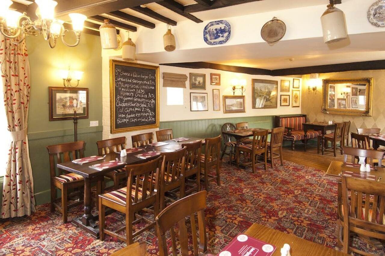 The George & Horn Near Newbury Hotel Kingsclere Exterior photo
